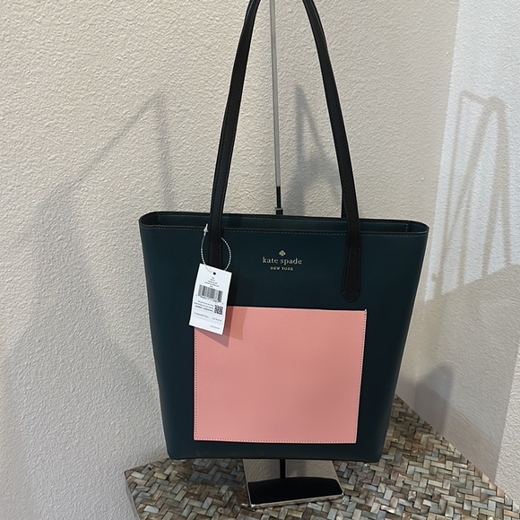 kate spade Handbags - EUC kate spade Colorblock Pink and Green Tote with pink dust bag